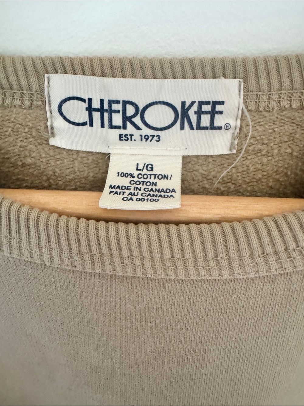 Vintage Cherokee Men's Crewneck Sweatshirt - Picture 3 of 3
